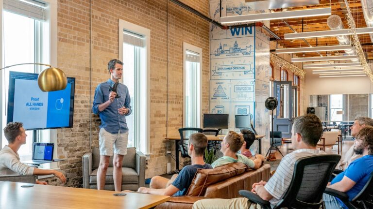 austin-distel-rxpThOwuVgE-unsplash-min