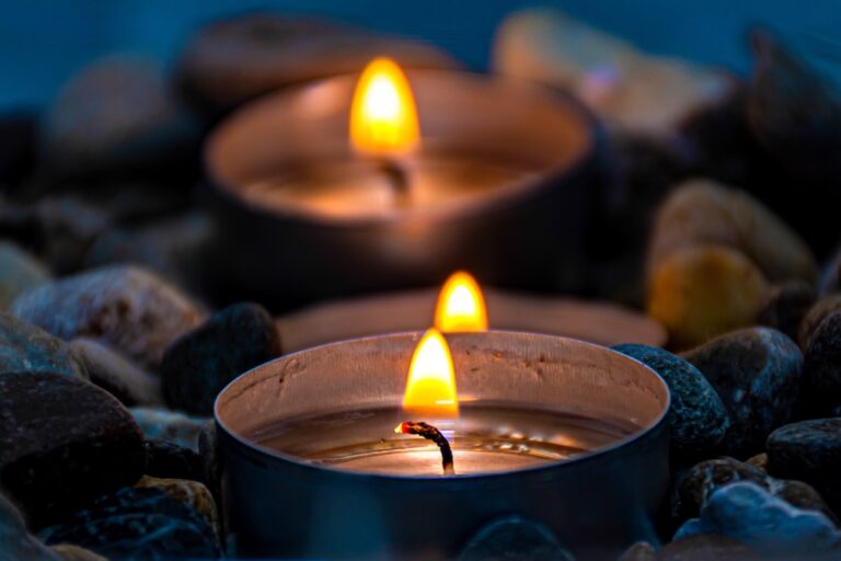 votive-candles-4753915